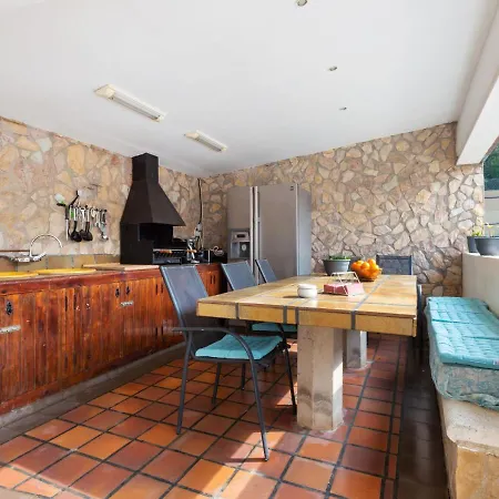 Cosy In With Swimming Pool Holiday home *