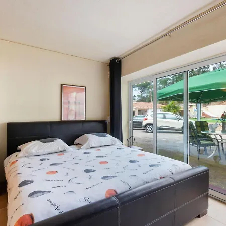 Holiday home Cosy In With Swimming Pool